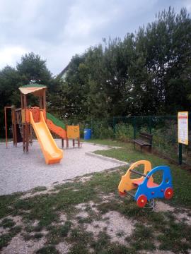 POLETJE NA OTROŠKIH IGRIŠČIH(3)